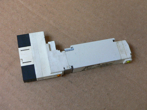 SMC VQ2301-1B VQ23011B1 VALVE 3 POSITION PLUG-IN