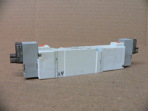 SMC SY5340-3L0Z 0.2-0.7 MPa SOLENOID VALVE SMC SY5340-3L0Z 0.2-0.7 MPa SOLENOID VALVE