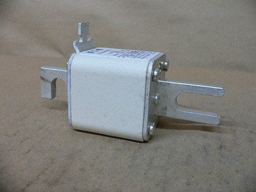 BUSSMANN 170M3072 SPECIALTY FUSE 690VAC HIGH SPEED SQUARE BODY BLADE TYPE BUSSMANN 170M3072 SPECIALTY FUSE 690VAC HIGH SPEED SQUARE BODY BLADE TYPE