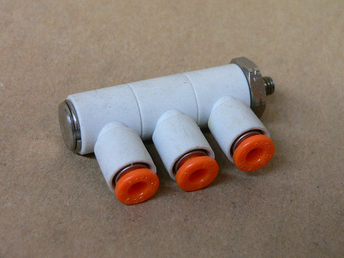 SMC KQ2VT03-32A Push-to-Connect Tube Fitting Sealant Triple Elbow 5/32" X 10-32