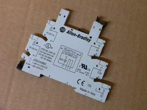ALLEN BRADLEY 700-HLT1U1D RELAY BASE CONTROLLER ALLEN BRADLEY 700-HLT1U1D RELAY BASE CONTROLLER