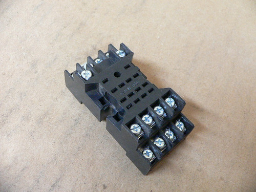 Allen-Bradley 700-HN128 Relay Base Socket 14-Pin 7A 300 VAC
