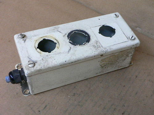 Hoffman E3PB Three Hole Push Button Enclosure For 30.5mm Buttons Hoffman E3PB Three Hole Push Button Enclosure For 30.5mm Buttons