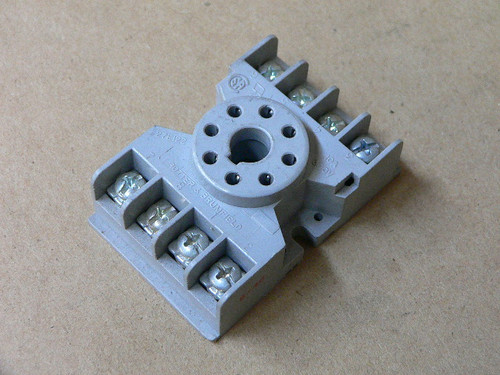Potter & Brumfield 27EI22 10A 300V Relay Socket Base Potter & Brumfield 27EI22 10A 300V Relay Socket Base