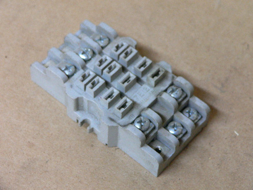 POTTER & BRUMFIELD 27EI2I RELAY SOCKET POTTER & BRUMFIELD 27EI2I RELAY SOCKET