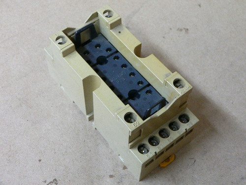 Omron P7S-14F Relay Base Omron P7S-14F Relay Base
