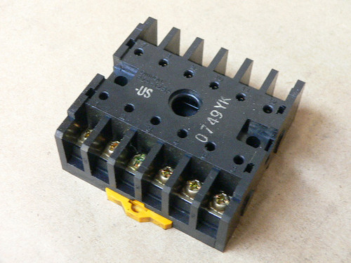 Omron P2A-12BA Relay Base Socket 12 Contacts