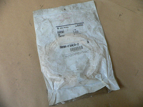 ALLEN BRADLEY BULLETIN 889R-F3AEA-2 QD CORDSET SER B 3-Pin AC Micro Straight 2M