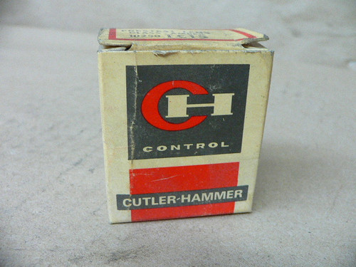 CUTLER-HAMMER 10250 TC15 AMBER GLASS PRETEST LENS CUTLER-HAMMER 10250 TC15 AMBER GLASS PRETEST LENS