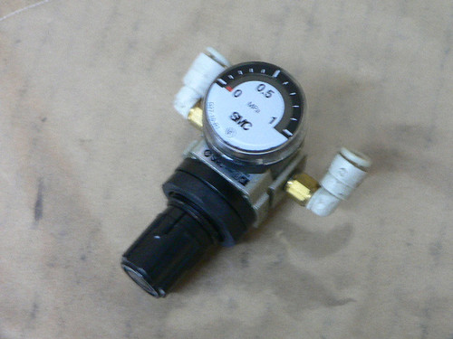 SMC Pneumatic Regulator AR10-M5BG with Guage SMC Pneumatic Regulator AR10-M5BG with Guage