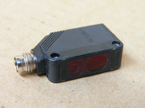 Omron E3Z-LL86 Laser Photoelectric Sensor with Built-In Amplifier