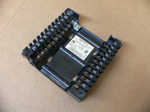 Honeywell 7800 Series Q7800A 1005 Burner Control Subbase Honeywell 7800 Series Q7800A 1005 Burner Control Subbase