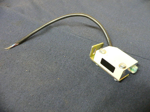 TELEMECANIQUE XUM-LH0803 PHOTOELECTRIC EMITTER 30VDC 100MA PLUS OPTIONS