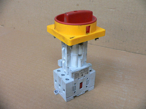 Sprecher+Schuh LA7-32-1753 Motor Disconnect Switch 32A 3-Pole, LA7, Base Mounted Sprecher+Schuh LA7-32-1753 Motor Disconnect Switch 32A 3-Pole, LA7, Base Mounted