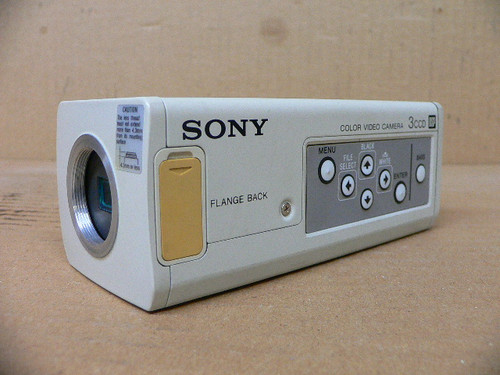 SONY DXC-390 CAMERA VIDEO COLOR 3DDC 1/3INCH 12V .64AMP