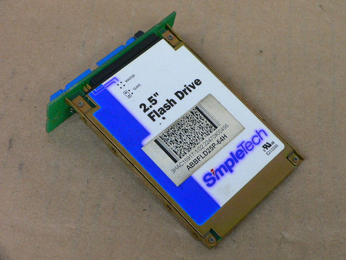 ABB DSQC517 3HAC7055+3HAC16917-1 ABBFLD25P-64H 2,5'' Flash Drive