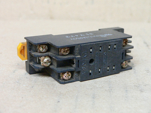 OMRON PYF08A RELAY SOCKET 8PIN 7AMP 2POLE DIN-RAIL/PANEL MOUNT OMRON PYF08A RELAY SOCKET 8PIN 7AMP 2POLE DIN-RAIL/PANEL MOUNT