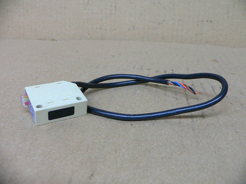 TELEMECANIQUE XUM-L PHOTOELECTRIC SENSOR 12-24 VDC TELEMECANIQUE XUM-L PHOTOELECTRIC SENSOR 12-24 VDC