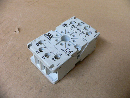 ALLEN BRADLEY 700-HN100 RELAY BASE 8 PINS SOCKET ALLEN BRADLEY 700-HN100 RELAY BASE 8 PINS SOCKET