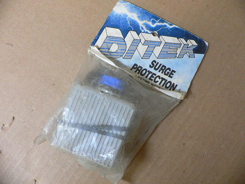 Ditek Lightning Arrester Surge Supressor DTKJ-208-3CM 120/208 VAC 3 Phase