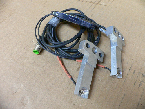 OMRON E3X-HD41 E3XHD41 PHOTOELECTRIC SENSOR AND CABLE OMRON E3X-HD41 E3XHD41 PHOTOELECTRIC SENSOR AND CABLE