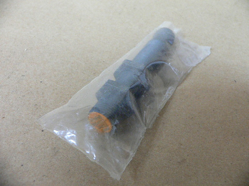 Siemens Inductive Proximity Switch, 10-65VDC 0.3A, PNP, NO sn2=4mm 3RG4022-3AB32 Siemens Inductive Proximity Switch, 10-65VDC 0.3A, PNP, NO sn2=4mm 3RG4022-3AB32