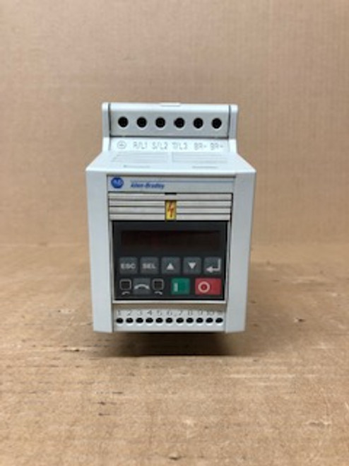 Allen-Bradley 160-AA04NSF1 Analog S.F. Speed Control 0.75KW / 1HP AC DRIVE