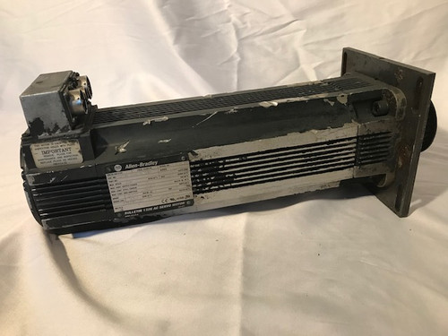 Allen Bradley 2 HP AC Servo Motor 1326AB-B430E-M 2 K4LS Allen Bradley 2 HP AC Servo Motor 1326AB-B430E-M 2 K4LS