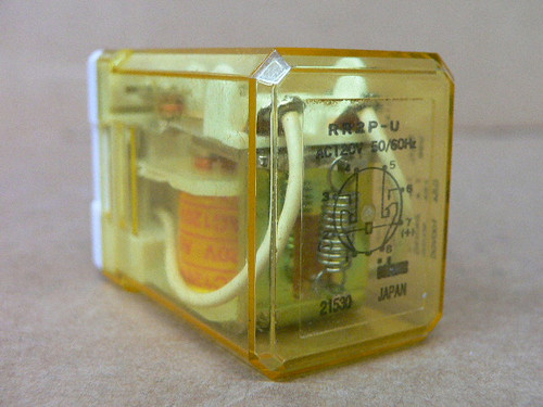 IDEC RR2P-U RELAY AC120V 120VAC