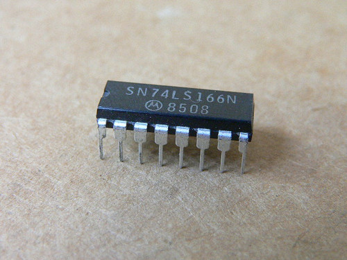 Motorola SN74LS166N 16 PIN DIP