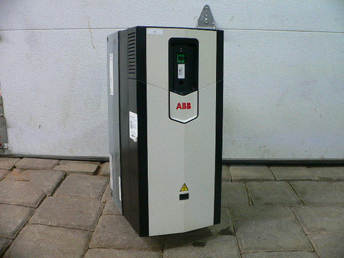 ABB ACS880-01-061A-7 ACS880 AC Drive 3~525-690V IN 60HP 62A