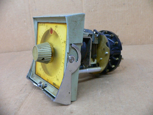 Eagle Signal HZ172A6 Timer 0-40 120v (Missing Cover)