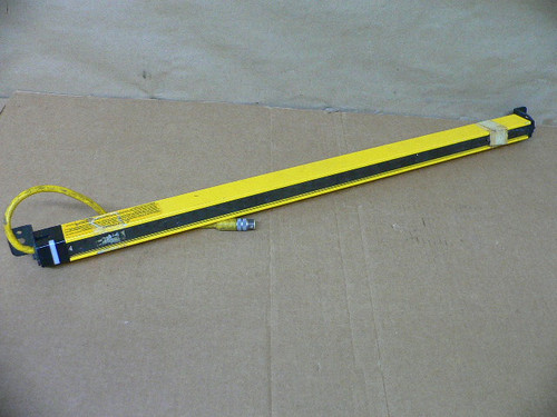 Banner Micro Screen Light Curtain 24" EMITTER USE2424YP2