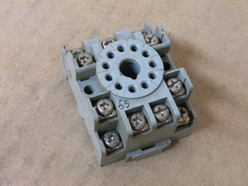 IDEC Part: SR3P-05C Relay Socket 10Amp 300V