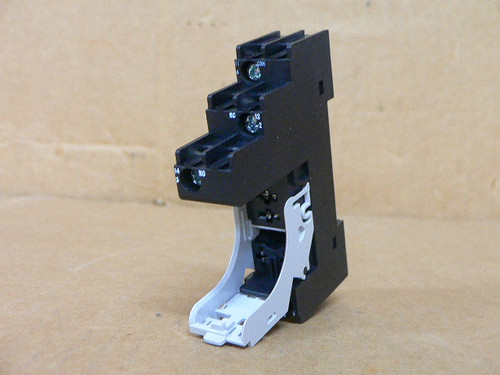 Idec SJ1S-07LW Fingersafe DIN Relay Socket