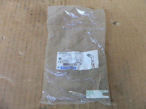 Telemecanique XCS-Z14 Safety Interlock Switch Actuator Key Industrial