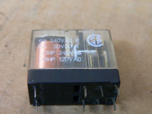Fujitsu 621D024 24VDC Electromechanical 8-Pin Power Relay PCB Mount