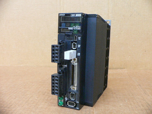 Omron R88D-KT04H AC Servo Driver