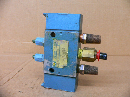 Mac Valves Inc 821C-PM-111AA-152 Double Solenoid Piloted Valve