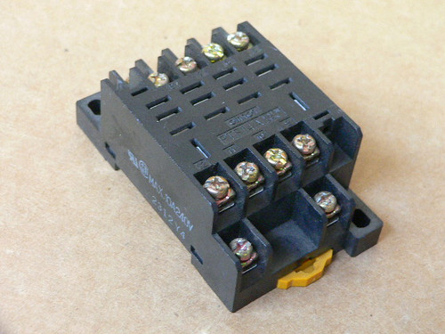 OMRON PTF14A RELAY SOCKET BASE