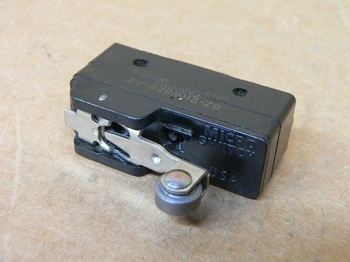 OMRON MICROSWITCH BZ-2RW822-A2 LIMIT SWITCH (USED)
