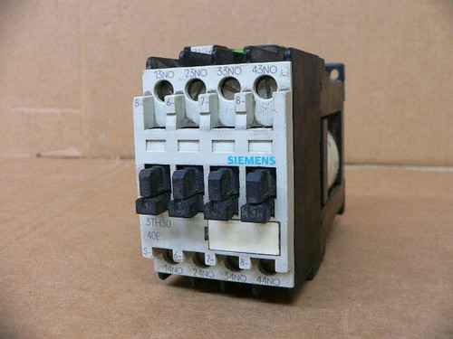 Siemens 3TH3040-0B Contactor 24V