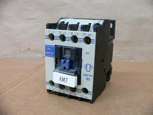 TELEMECANIQUE LP4-D0901-BD CONTACTOR 9A 3P 5HP 690VAC 24V COIL