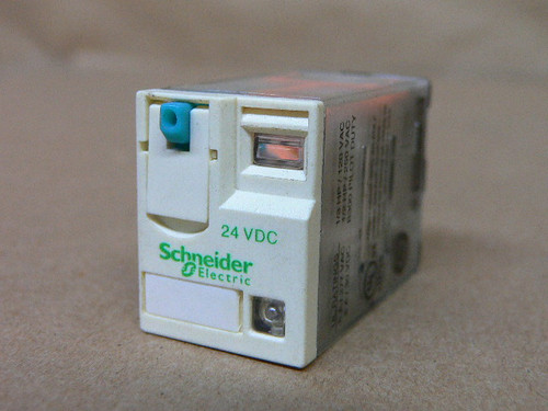 SCHNEIDER ELECTRIC RXM4AB2BD RELAY 24VDC