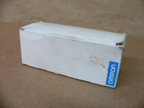 Brand New Omron E3S-CR61 Photoelectric Switch Sensor E3SCR61 10-30VDC 2M