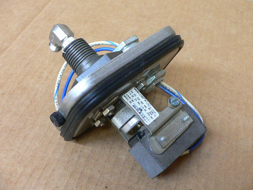 Dwyer Mercoid Pressure Switch A1S-PC-AL-1-2