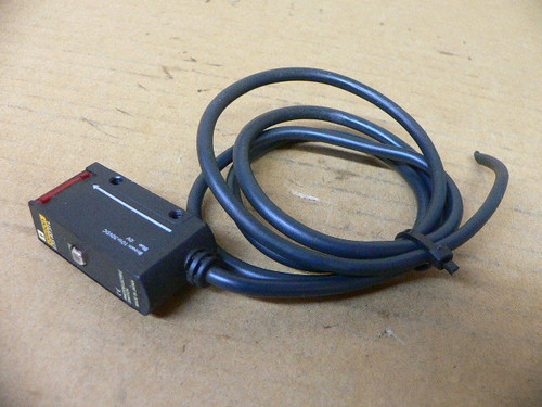 OMRON E3S-AT31-L-M1J PHOTOELECTRIC SENSOR