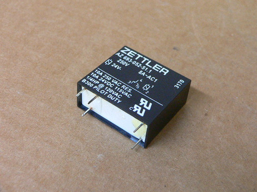 ZETTLER AZ 693-052-51.1 24V Relay Module