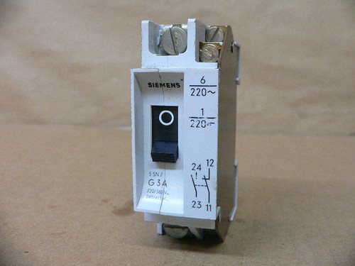 SIEMENS 2-POLE WITH AUXILIARY CONTACT MINI CIRCUIT BREAKER 5SN7 G3A