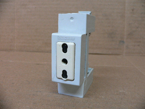 BTICINO 16A 250V, ART 5180 RECEPTACLE